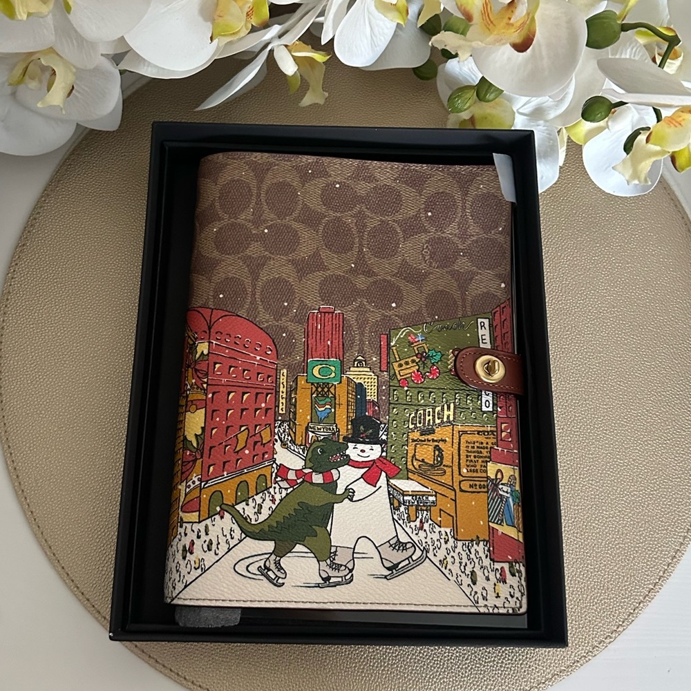 NWT 🦖 Coach LIMITED EDITION 2024 Holiday Notebook With Rexy and Snowman - Picture 9 of 14